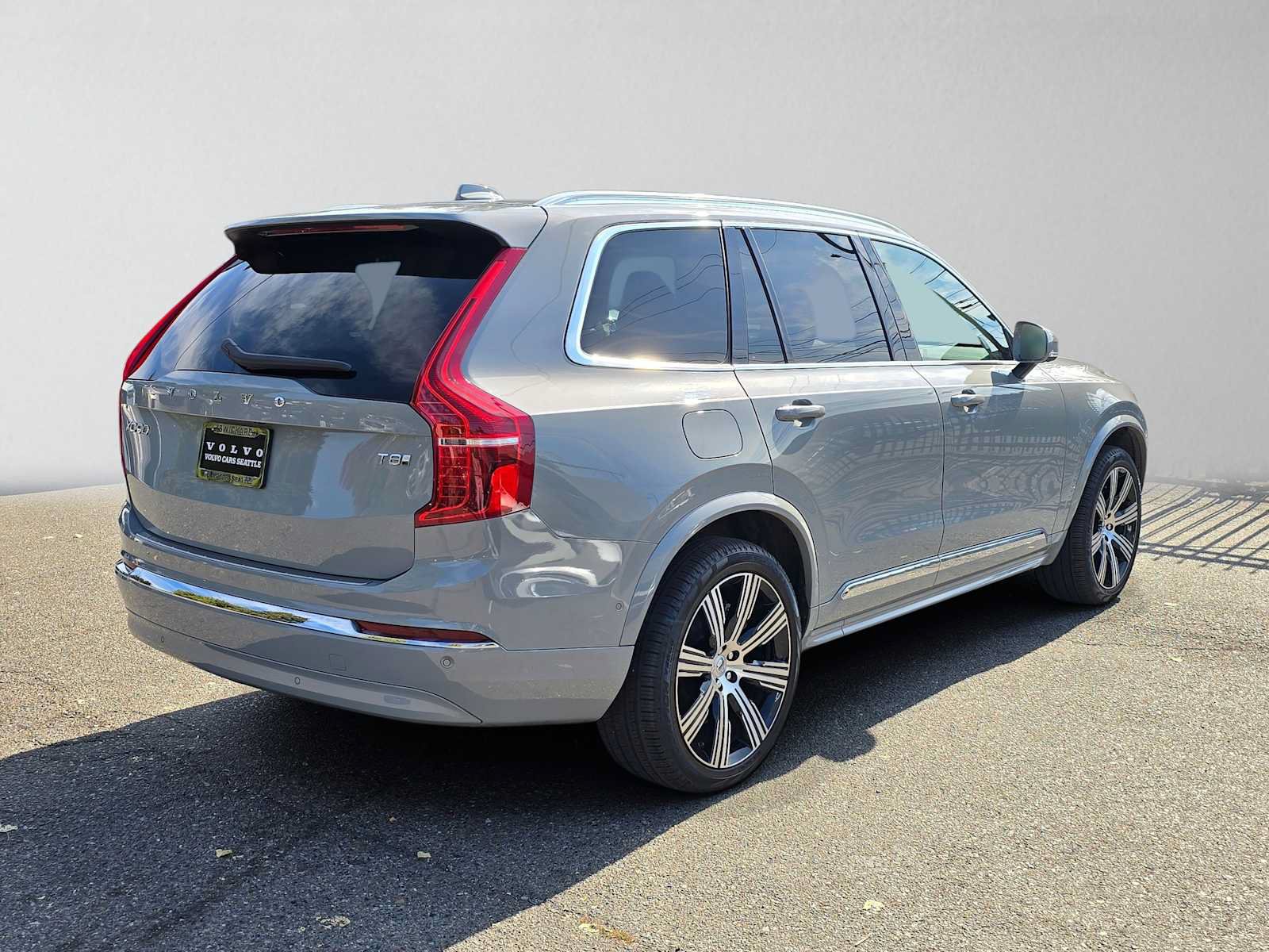 Certified 2025 Volvo XC90 T8 Ultra w/ Protection Package Premier AWD/4WD image 3