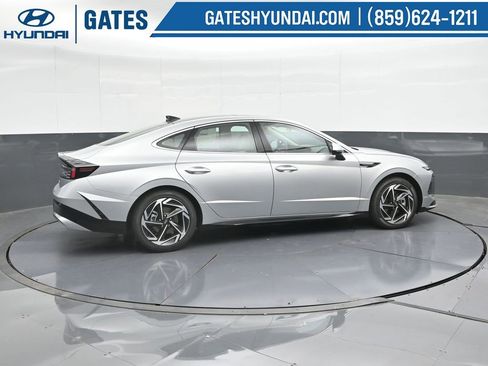 Used 2025 Hyundai Sonata SEL image 3