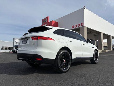 Used 2019 Jaguar F-PACE Premium image 35
