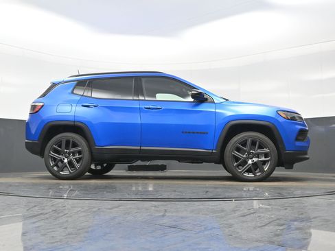 New 2026 Jeep Compass Latitude AWD/4WD image 19