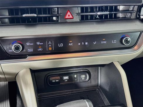 Certified 2024 Kia Sportage EX FWD image 17