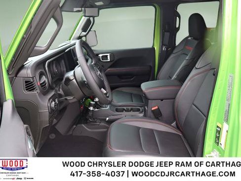 Used 2025 Jeep Gladiator Rubicon AWD/4WD image 13