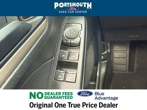 Certified 2022 Ford Escape SE w/ SE Sport Appearance Package image 23