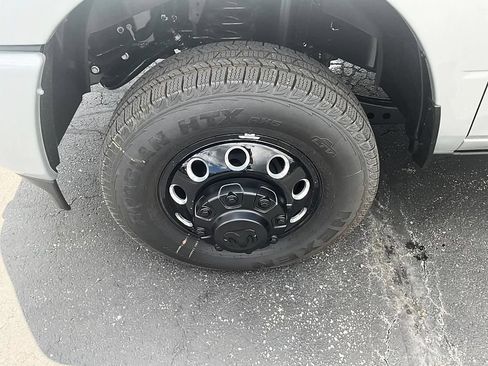 New 2026 RAM 3500 Laramie AWD/4WD image 10
