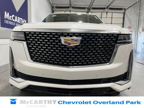 Used 2022 Cadillac Escalade Premium Luxury w/ Performance Package AWD/4WD image 10