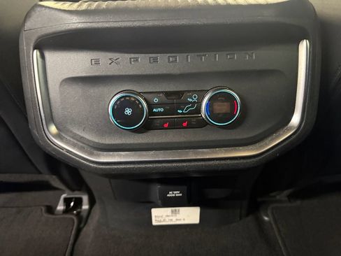 Used 2025 Ford Expedition Max Platinum AWD/4WD image 34