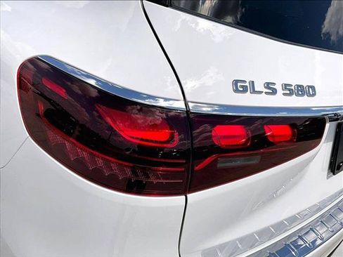 New 2026 Mercedes-Benz GLS 580 4MATIC image 27