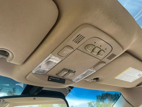 Used 2010 Buick Lucerne CXL FWD image 27