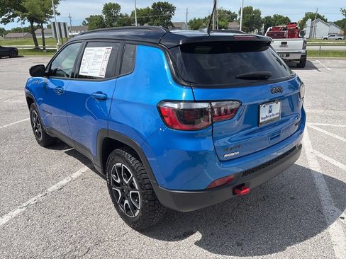 Used 2025 Jeep Compass Trailhawk AWD/4WD image 22