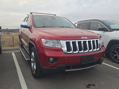 Used 2011 Jeep Grand Cherokee Overland image 4