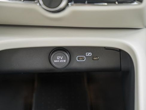 New 2026 Volvo XC40 B5 Ultra w/ Climate Package AWD/4WD image 25
