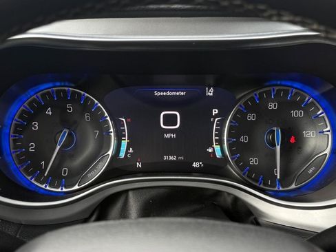 Used 2025 Chrysler Pacifica Limited FWD image 84