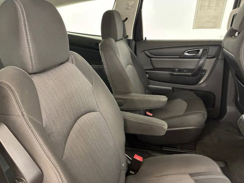 Used 2017 Chevrolet Traverse LT w/ Style and Technology Package image 16