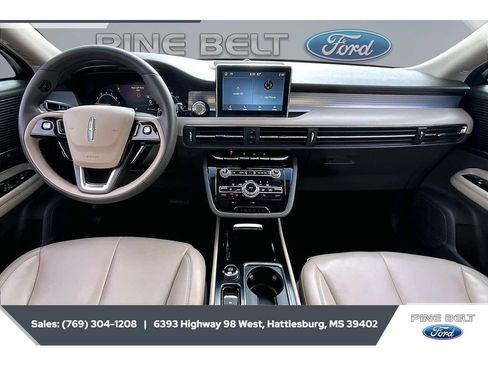 Used 2022 Lincoln Corsair FWD image 13