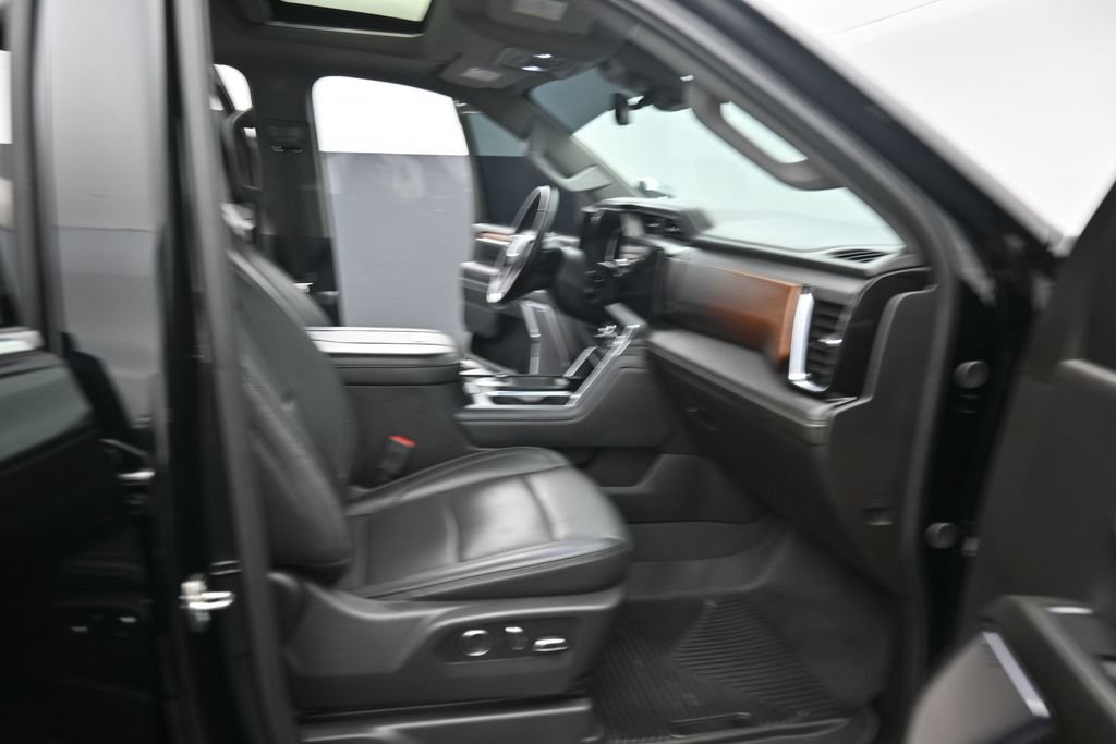 Used 2024 GMC Sierra 2500 Denali w/ Denali Reserve Package AWD/4WD image 37