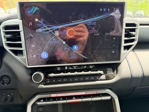 Used 2025 Toyota Sequoia Platinum image 11