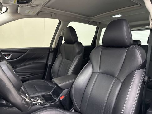 Used 2019 Subaru Forester Touring AWD/4WD image 12