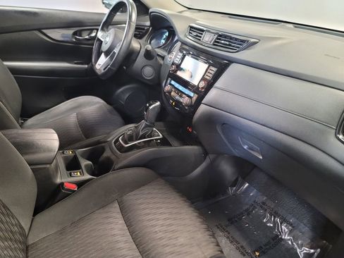 Used 2018 Nissan Rogue SV w/ Premium Package image 21