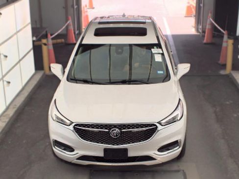 Used 2021 Buick Enclave Avenir w/ Avenir Technology Package FWD image 2