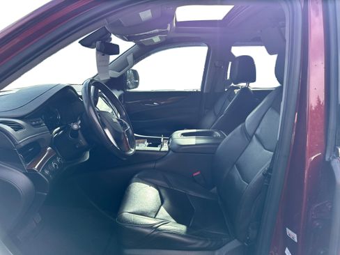 Used 2020 Cadillac Escalade ESV Premium Luxury image 9