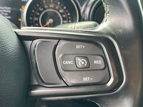 Used 2022 Jeep Gladiator Sport image 15