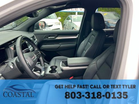Used 2026 GMC Terrain Elevation w/ Elevation Premium Package FWD image 11