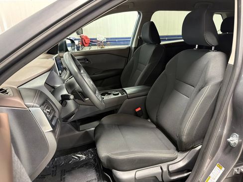 Used 2023 Nissan Rogue S AWD/4WD image 14