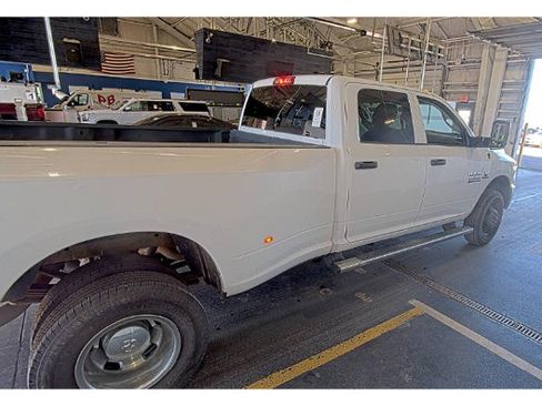 Used 2018 RAM 3500 Tradesman w/ Chrome Appearance Group AWD/4WD image 3