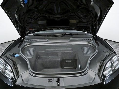 New 2026 Porsche Macan Electric image 34