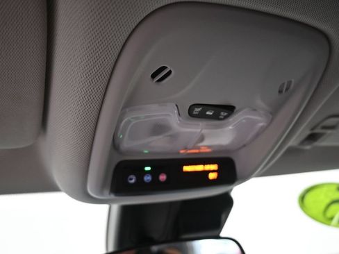 Used 2025 Chevrolet TrailBlazer LT AWD/4WD image 36