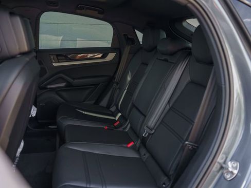 New 2026 Porsche Cayenne Coupe AWD/4WD image 18