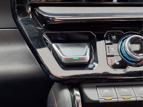 Certified 2024 GMC Sierra 1500 AT4 w/ Technology Package image 12