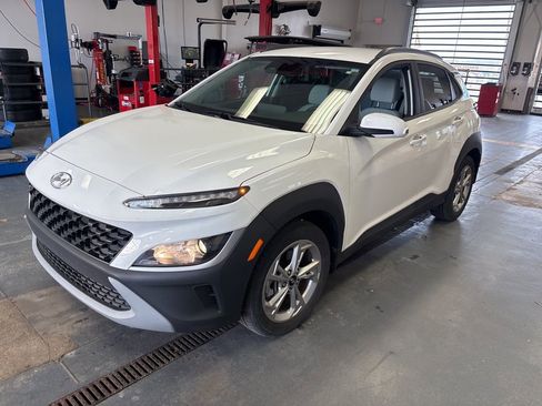 Used 2023 Hyundai Kona SEL image 2