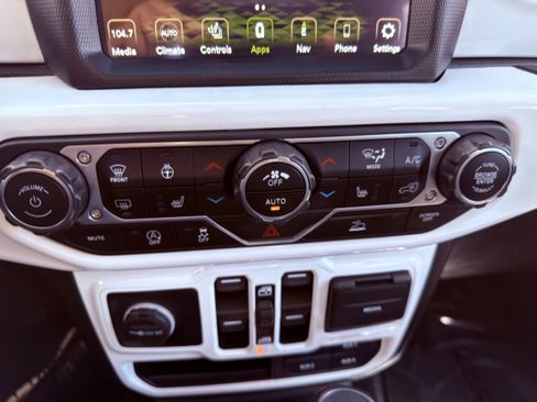 Used 2021 Jeep Gladiator Sport image 33