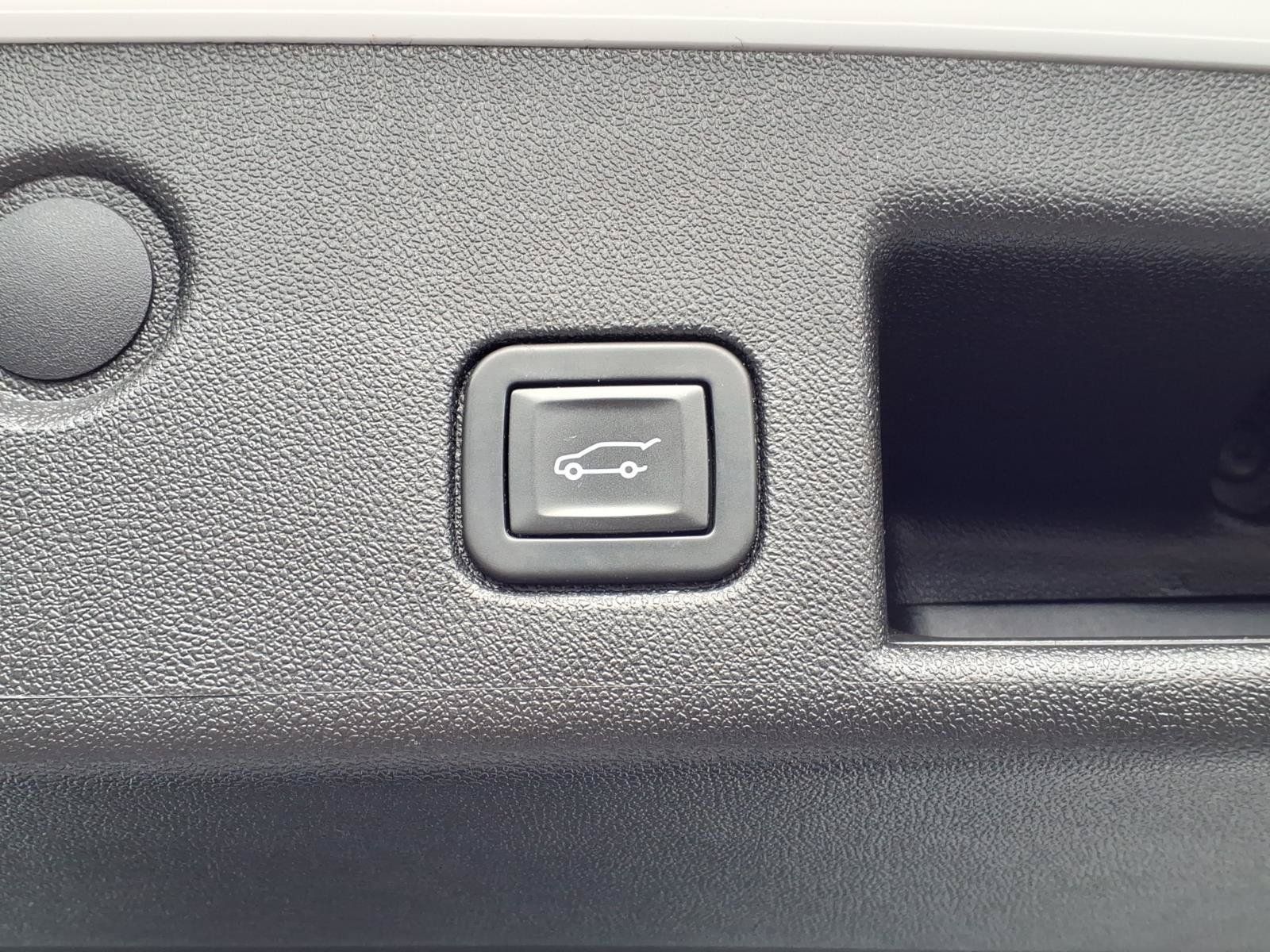 Used 2018 Chevrolet Equinox LT AWD/4WD image 11