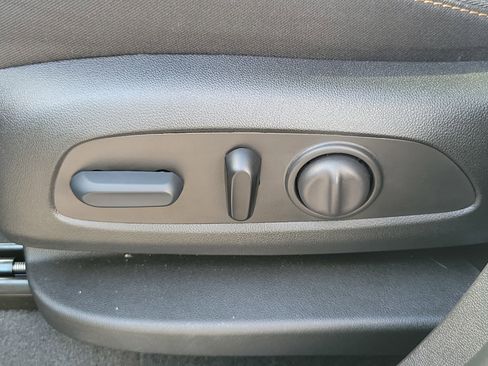 Used 2024 Chevrolet Equinox LT image 19