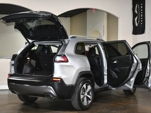 Used 2019 Jeep Cherokee Limited image 91