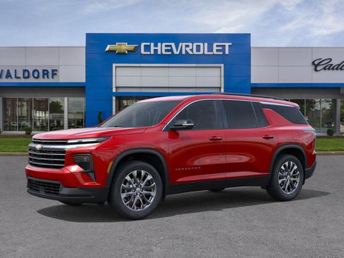 New 2026 Chevrolet Traverse LT w/ Sun and Wheel Package FWD image 2
