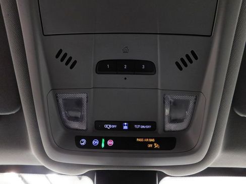 Used 2023 GMC Terrain SLT image 27