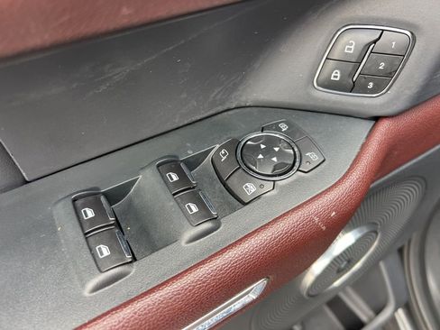 Used 2022 Ford Expedition Limited image 10