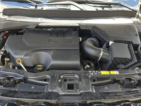 Used 2025 Land Rover Discovery Sport S image 15