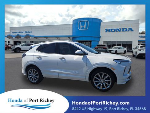 Used 2026 Buick Encore GX Avenir w/ Avenir Technology Package AWD/4WD image 1