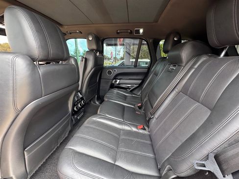 Used 2015 Land Rover Range Rover HSE image 13