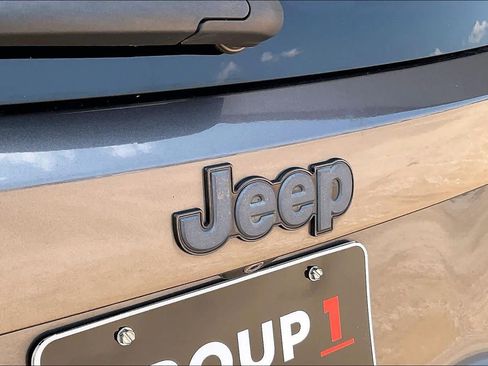 Used 2016 Jeep Renegade Trailhawk AWD/4WD image 31