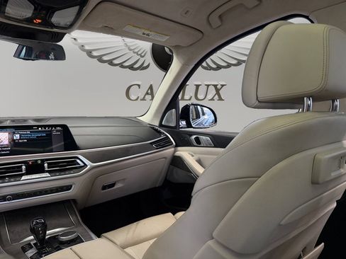 Used 2020 BMW X7 M50i w/ Dynamic Handling Package AWD/4WD image 27