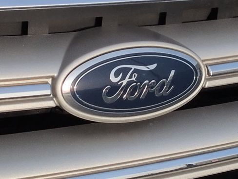 Used 2018 Ford Escape SE image 12