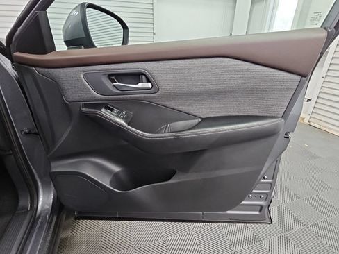 Used 2023 Nissan Rogue SV FWD image 38