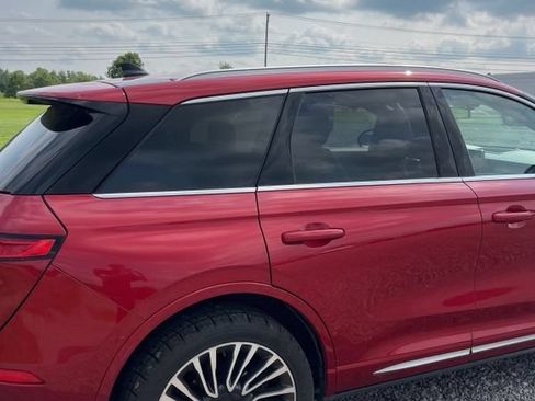 Used 2021 Lincoln Corsair AWD w/ Sport Package image 9