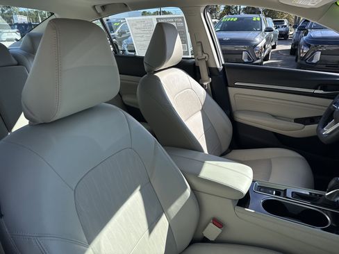 Used 2022 Nissan Altima 2.5 Platinum image 13