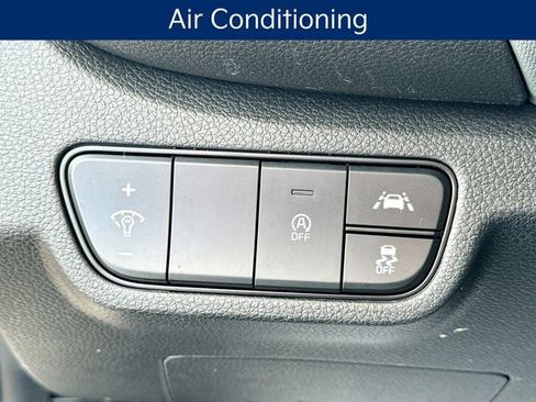 Used 2023 Kia Seltos LX image 13